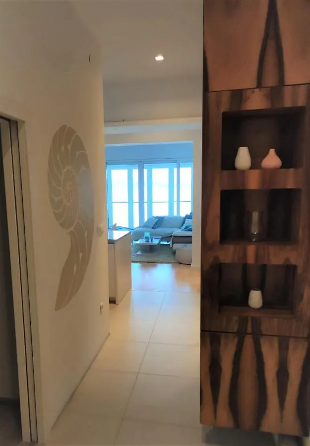 First Row To The Sea Apartman Abbázia