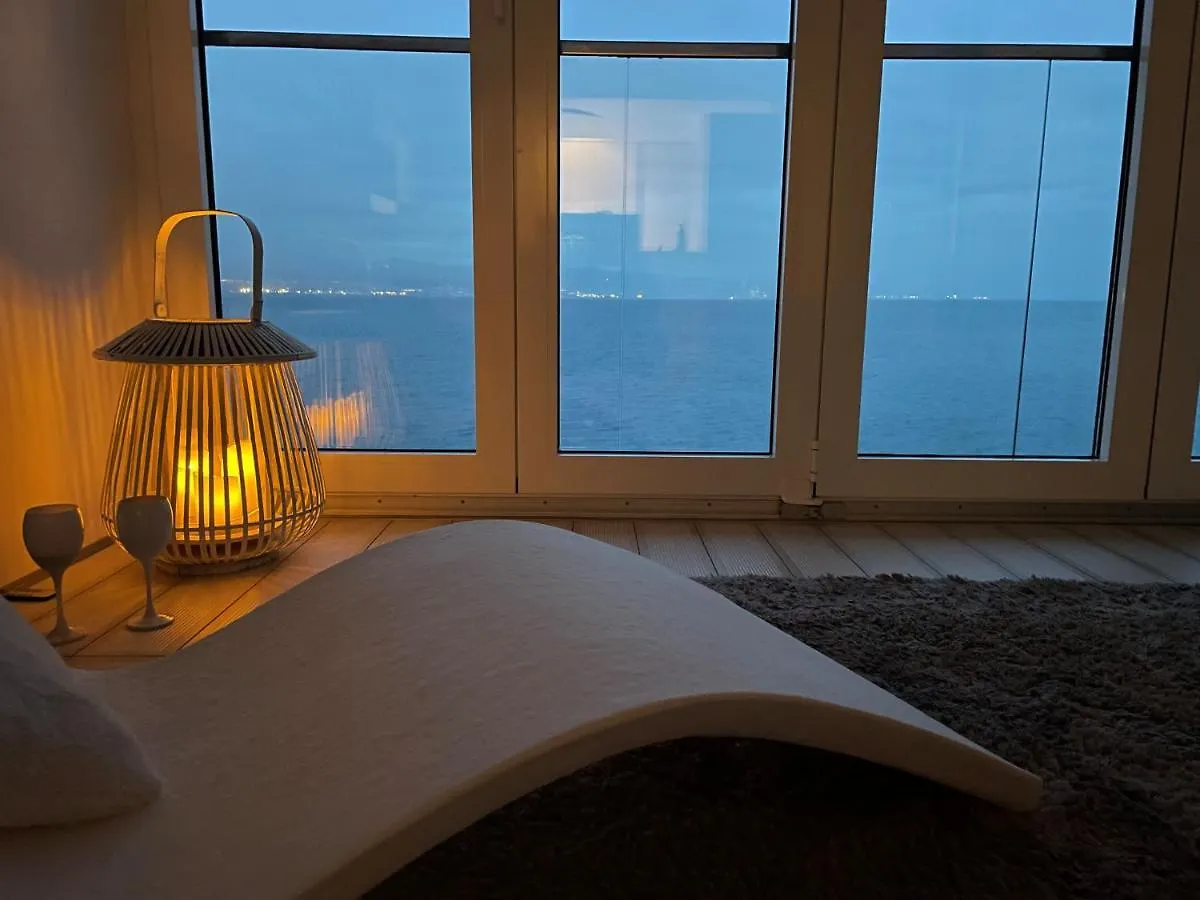 First Row To The Sea Apartman Abbázia